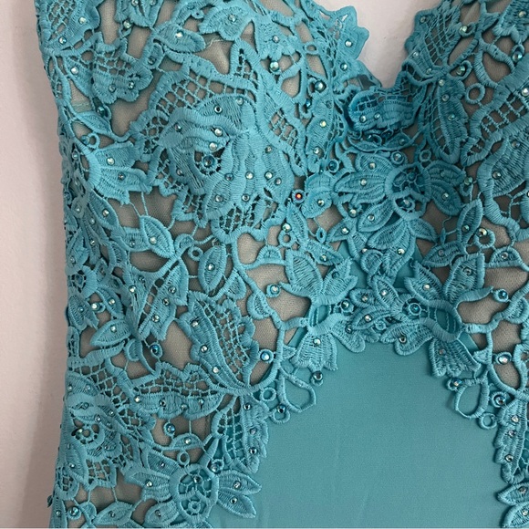 Tony Bowls Paris Formal Dress - Turquoise - Size 4 - Picture 8 of 15